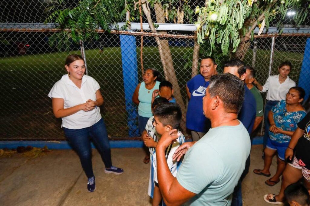 Cecilia Patrón Laviada / Vecinos