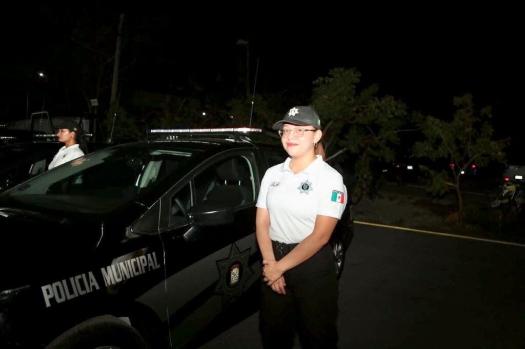 Edwin Bojórquez presenta primer Escuadrón Femenil de la Policía Municipal de Kanasín 