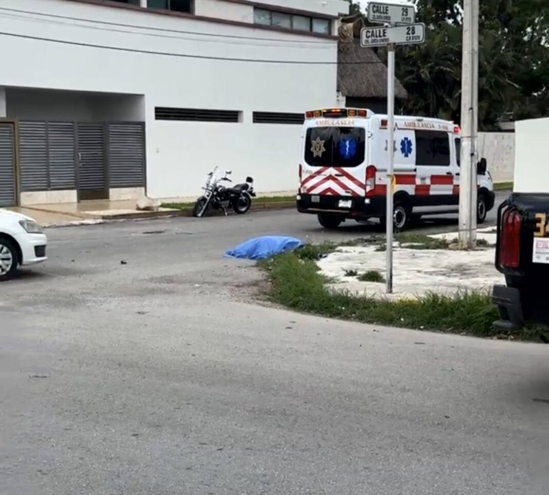 Accidente fatal entre motocicleta y automóvil en la colonia García Ginerés, Mérida