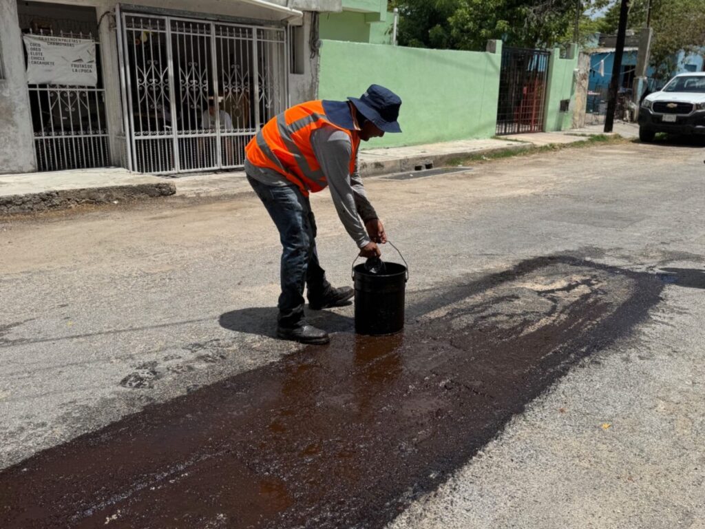 Renacimiento Maya avanza con el Programa de Bacheo Bienestar en colonias de Mérida