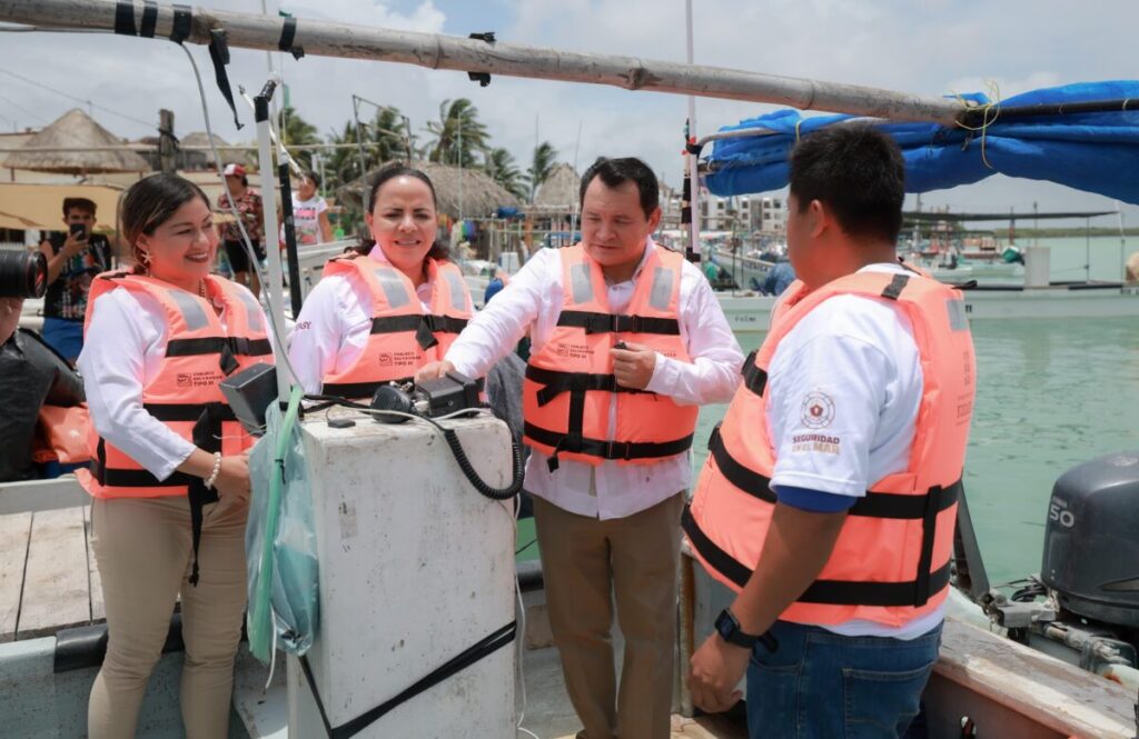 Joaquín Díaz Mena fortalecen la pesca y turismo en la costa oriente de Yucatán