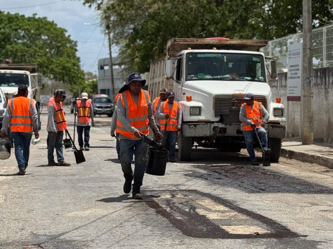 Renacimiento Maya avanza con el Programa de Bacheo Bienestar en colonias de Mérida