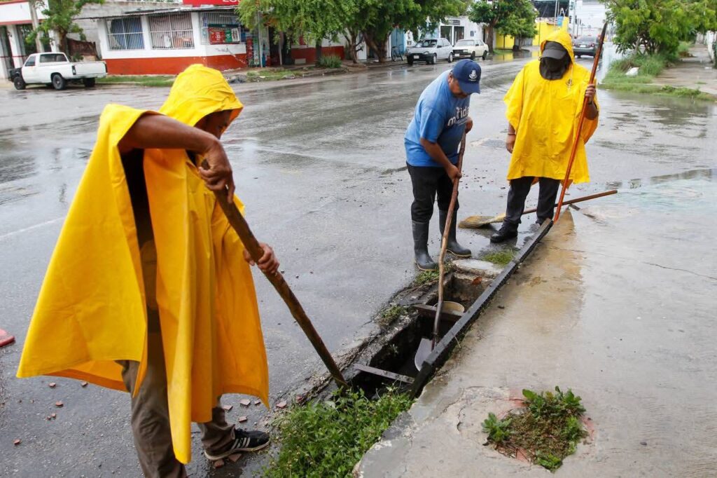 Ayuntamiento de Mérida aplican estrategia de prevención para disminuir los efectos de las lluvias