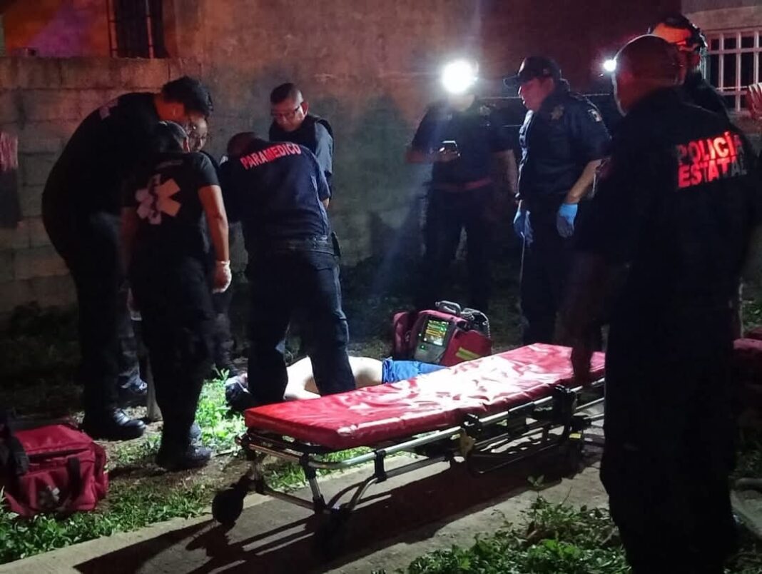 Rescatan a hombre de un incendio en Villas de Umán