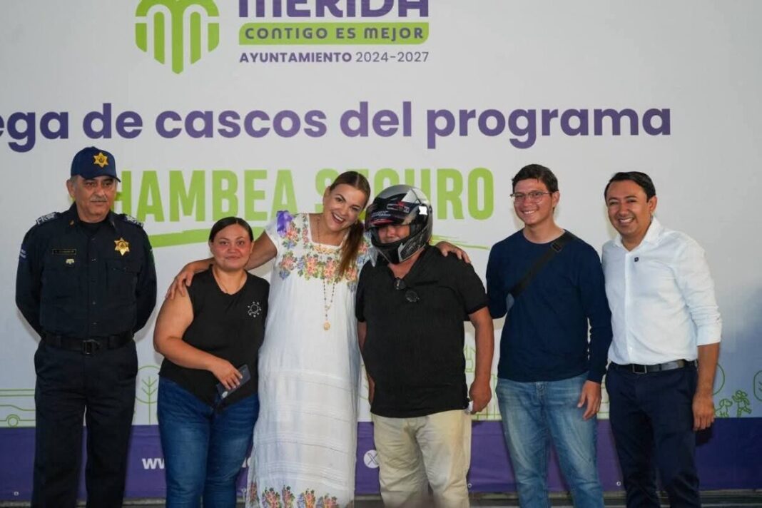 Cecilia Patrón otorga más cascos para trabajadores a través de “Chambea seguro”