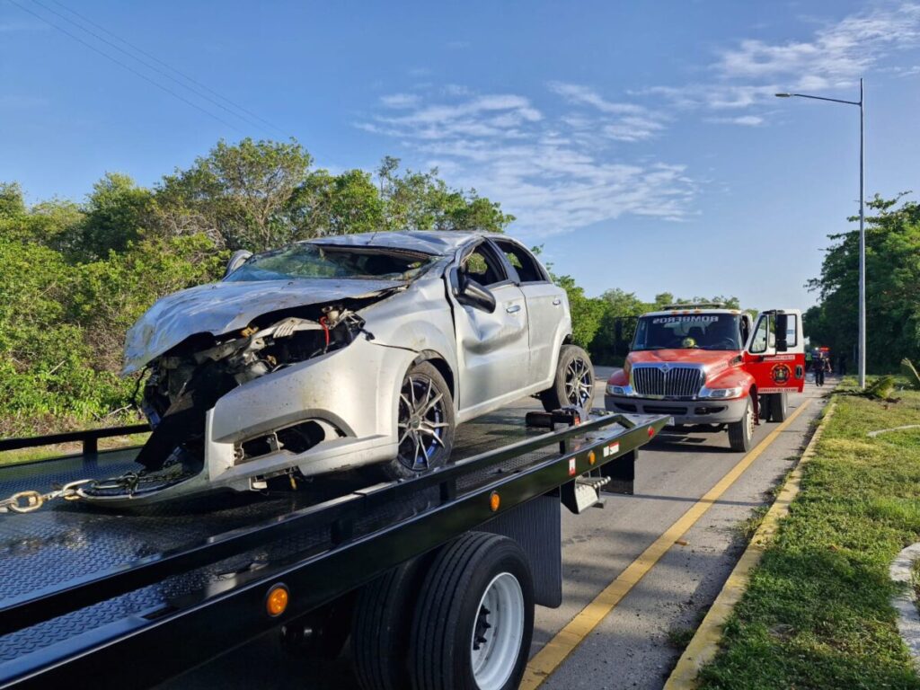 Se registra aparatoso accidente en la entrada a Progreso