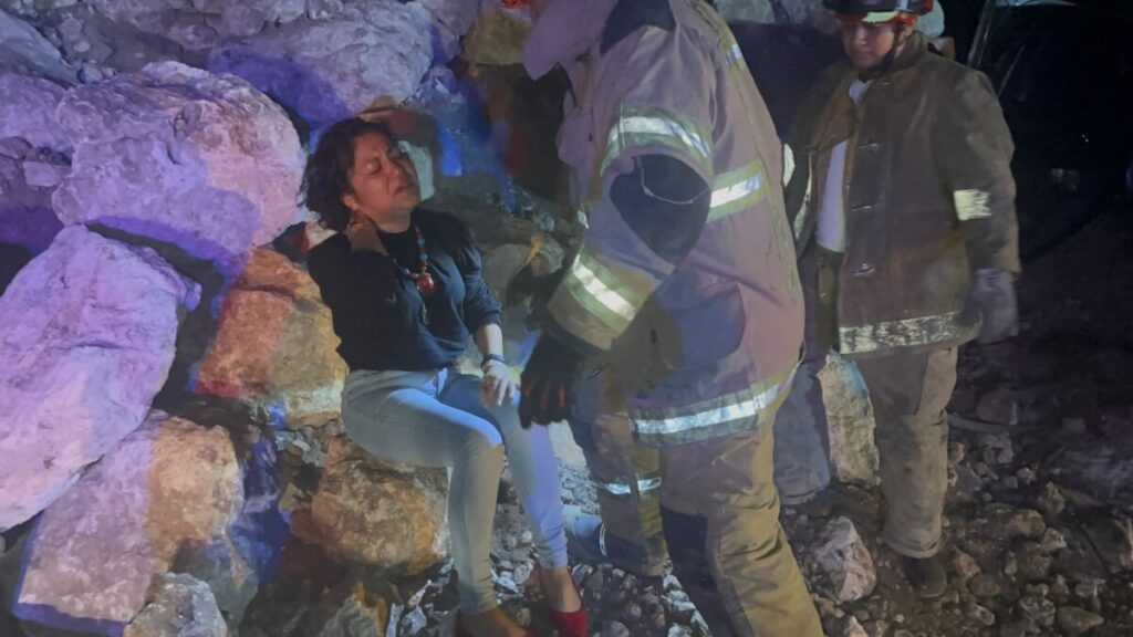¡Impactante! Mujer sobrevive a fuerte volcadura en la vía Mérida-Ticimul