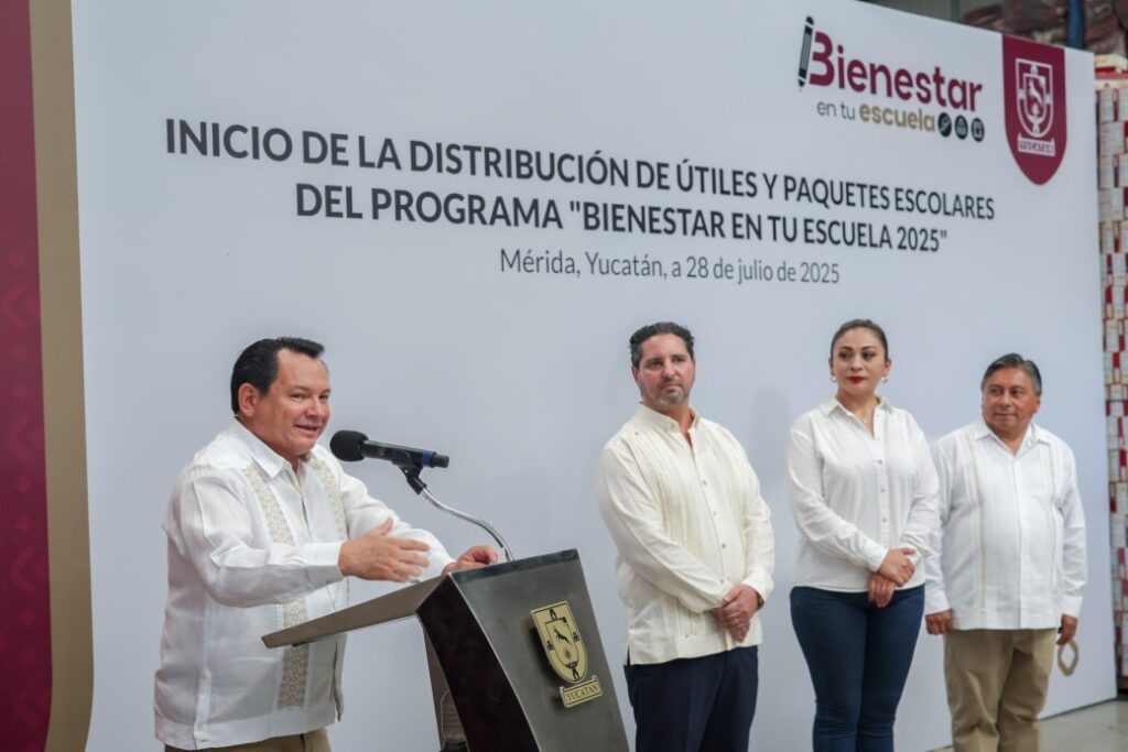 Joaquín Díaz Mena 
/ Gobierno de Yucatán inicia entrega de útiles de “Bienestar en tu Escuela”