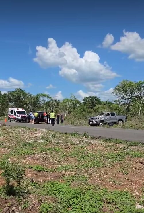 ¡increíble, viven para contarlo! Familia se vuelca en la carrera Celestún - Tetiz