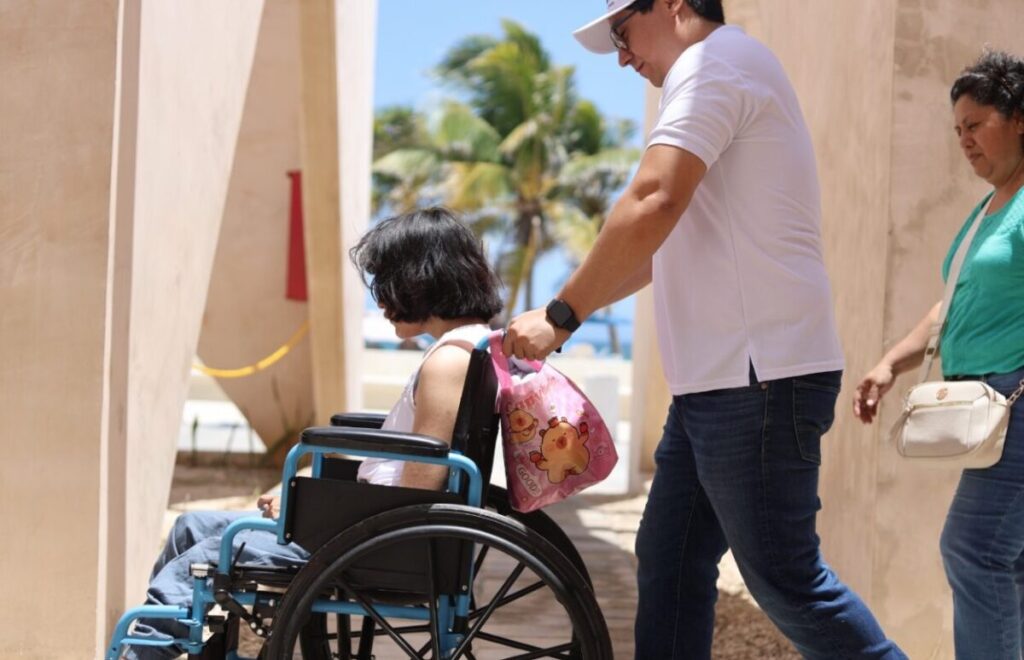 DIF Yucatán acerca ciencia y cultura a personas con discapacidad visual