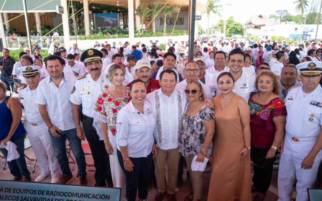 Gobernador Joaquín Díaz Mena respalda a las pescadoras y pescadores de Progreso