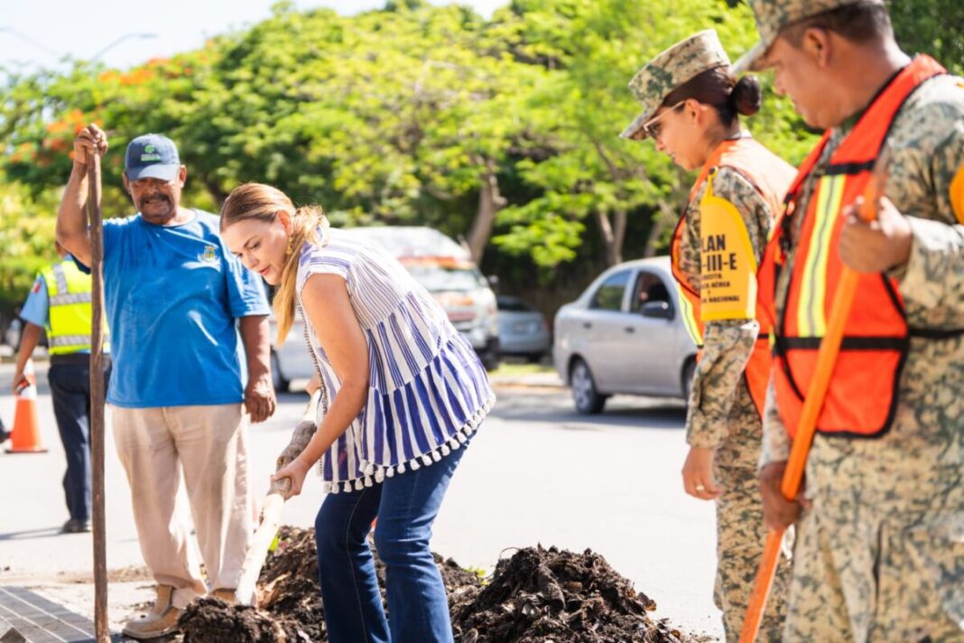El Ayuntamiento de Mérida avanza en limpieza de rejillas con apoyo del Ejército Mexicano