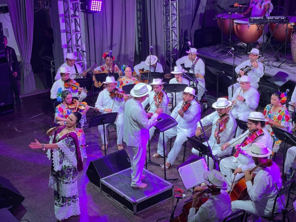 Yucatán brilla en Veracruz con la Orquesta Típica Yukalpetén