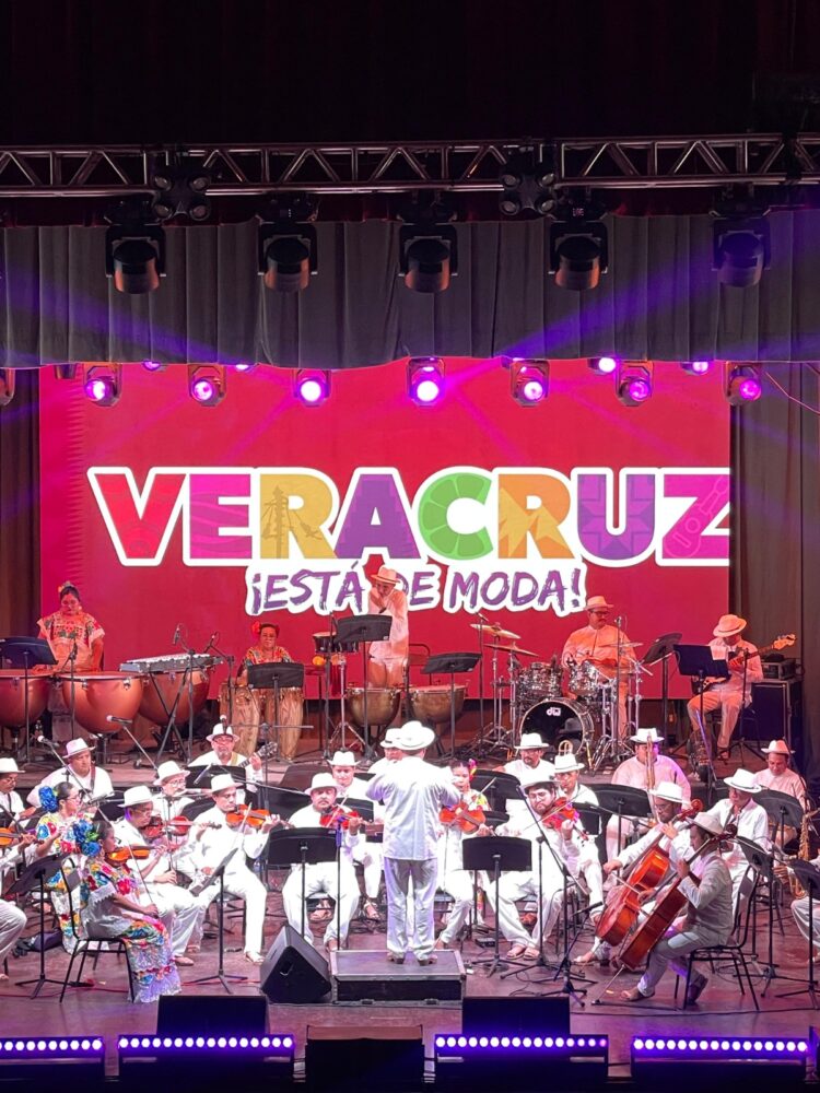 Yucatán brilla en Veracruz con la Orquesta Típica Yukalpetén