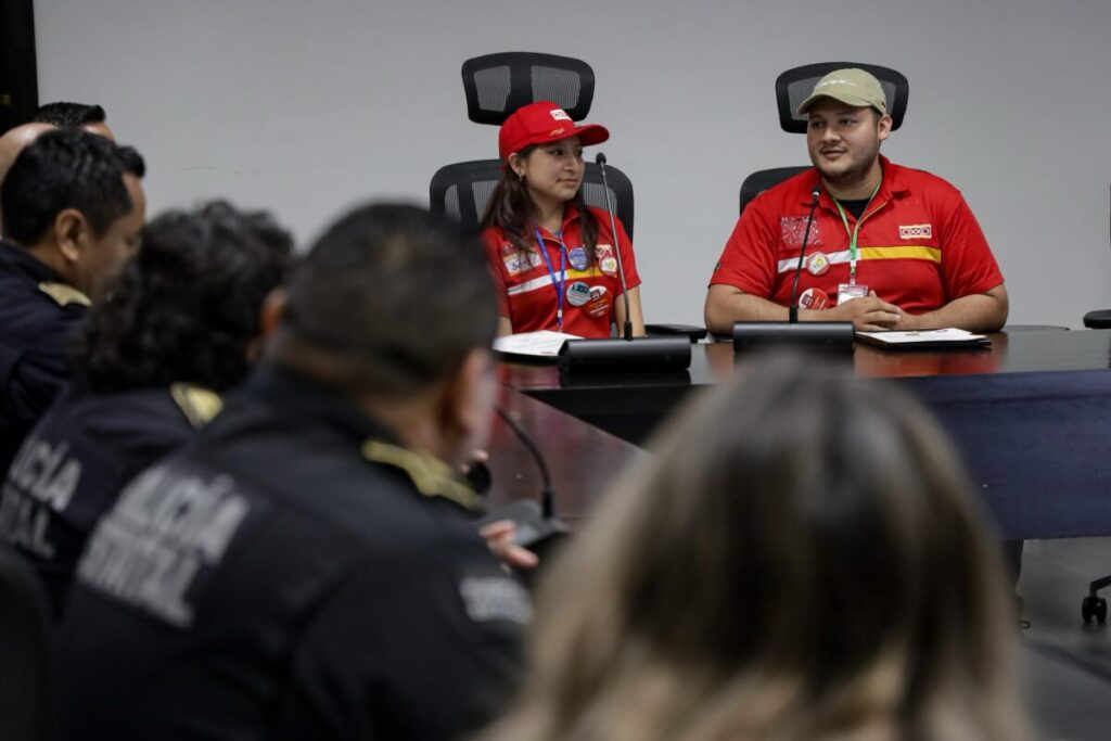 Reconocen a colaboradores de OXXO por activar protocolo de apoyo a mujeres en riesgo