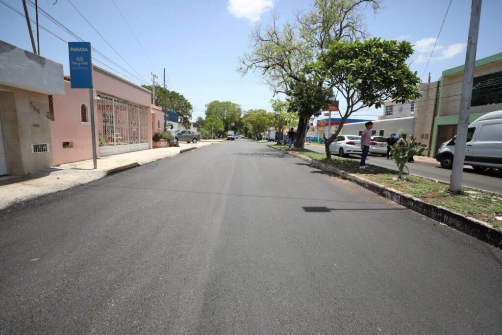 La alcaldesa Cecilia Patrón supervisa el operativo Calle por Calle al poniente de la ciudad