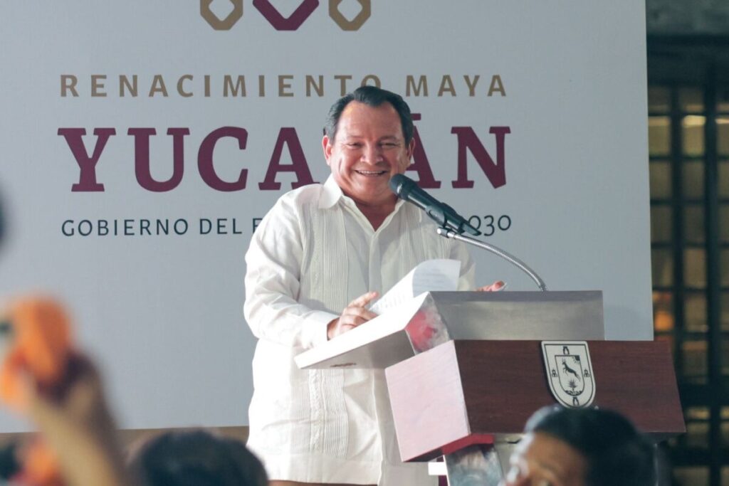 El Gobernador Joaquín Díaz Mena en la Universidad del Oriente