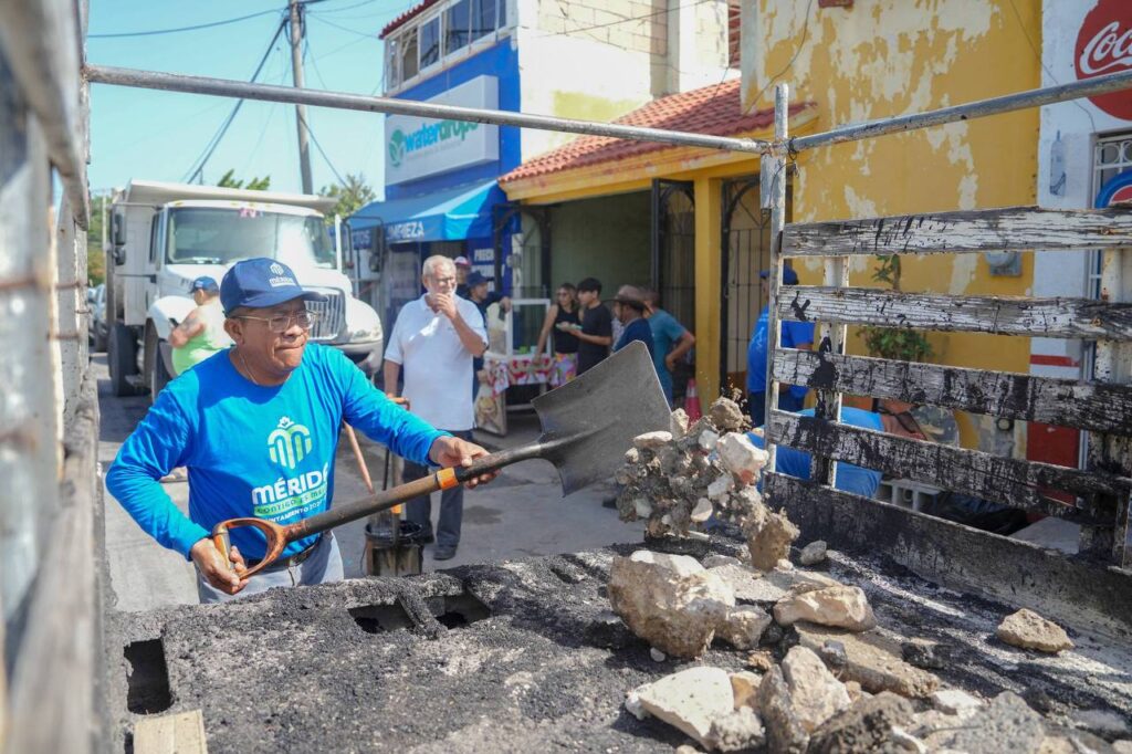 Lleva Cecilia Patrón los servicios del Ayuntamiento "Mega Operativo de Limpieza" a la colonia Porvenir