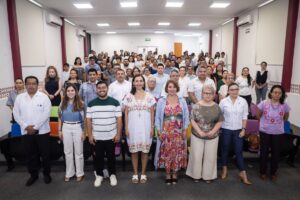 Estudiantes de secundaria reciben reconocimiento por programa Raíces Científicas