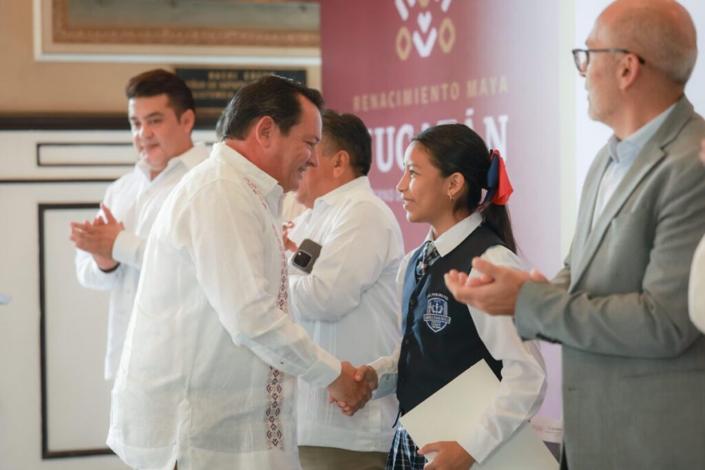 Gobierno reconoce a estudiantes destacados de Yucatán en la Olimpiada del Conocimiento 2025