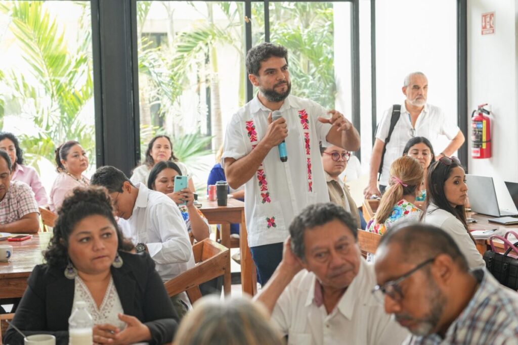 En el evento, que se realizó en el Hotel & Suites Yuca Ville Siglo XXI, participaron directores de turismo municipal y miembros de los comités ciudadanos de cada Pueblo Mágico, sumando en total 30 personas comprometidas con impulsar un turismo ordenado, incluyente y sostenible.