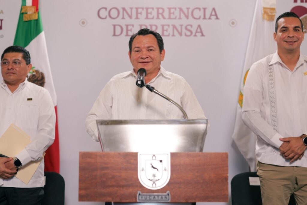 Joaquín Díaz Mena anuncian beneficios para magisterio yucateco y reformas al Isstey