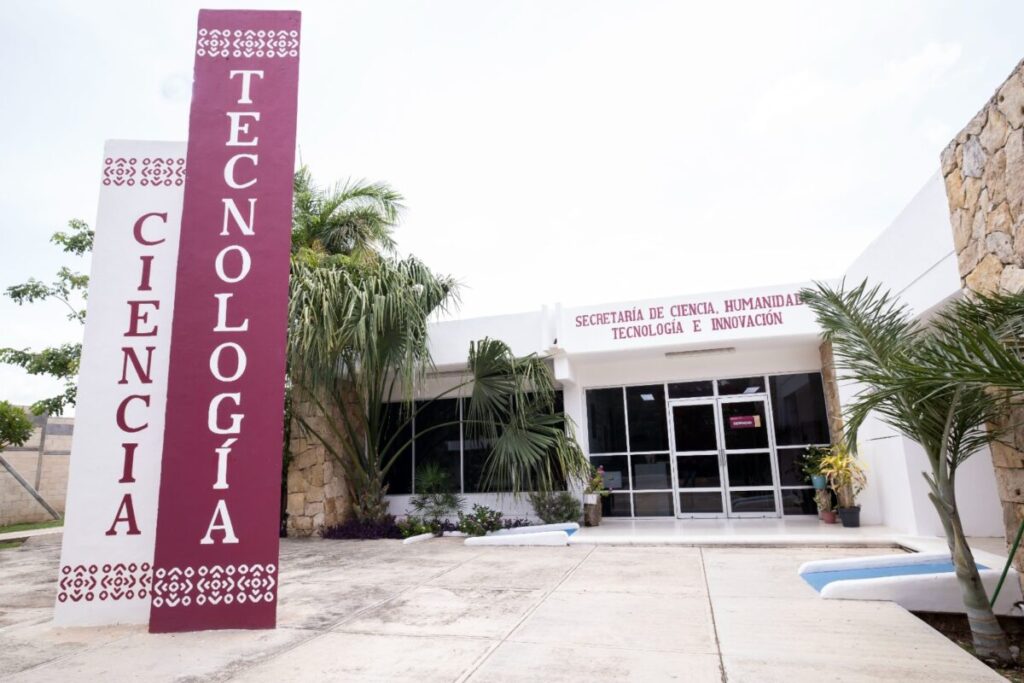 Inicia recepción de documentos para aspirantes a la Universidad Nacional Rosario Castellanos en Kanasín