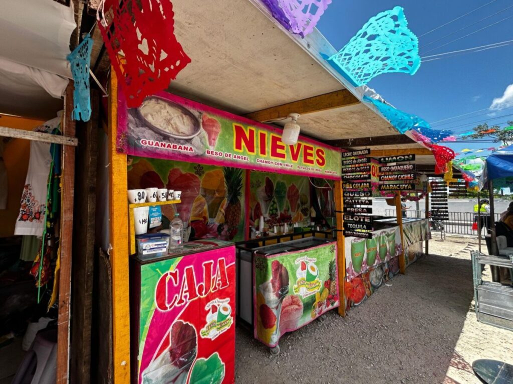 Edwin Bojórquez inaugura la Guelaguetza en Kanasín