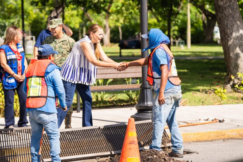El Ayuntamiento de Mérida avanza en limpieza de rejillas con apoyo del Ejército Mexicano