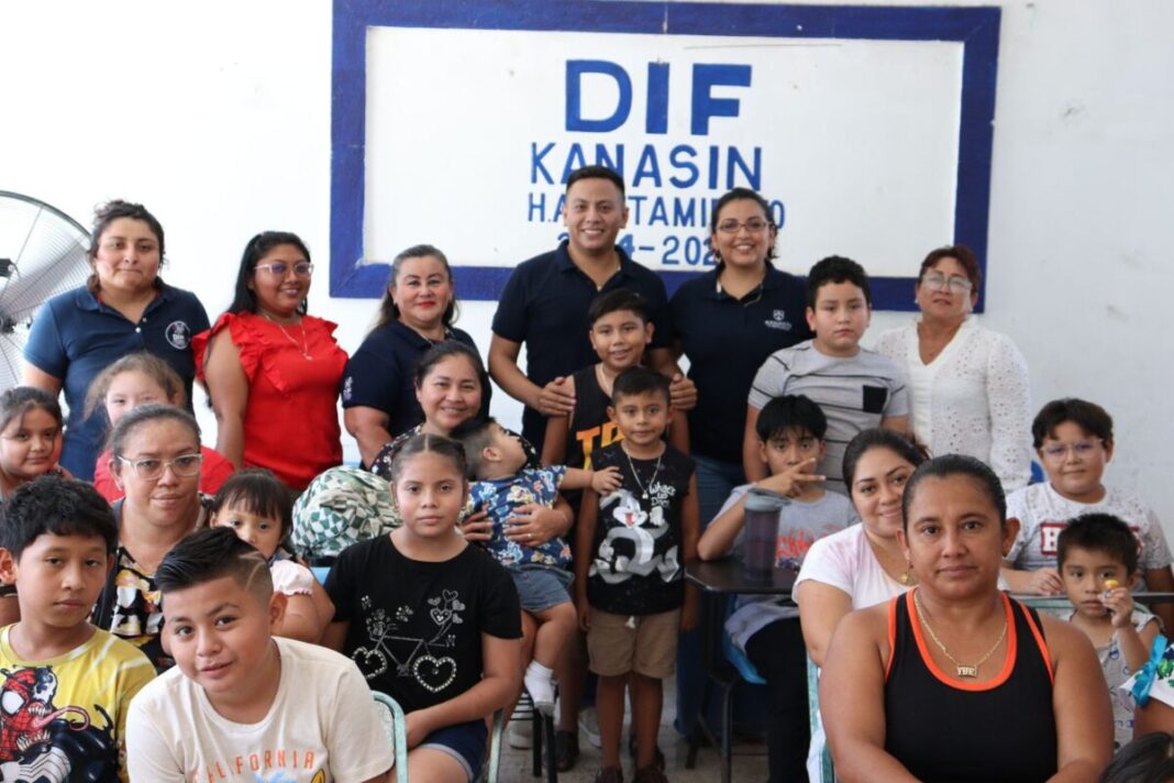 Niños y padres de familia de Kanasín participan en plática para concientizarlos sobre la discapacidad y promover la inclusión