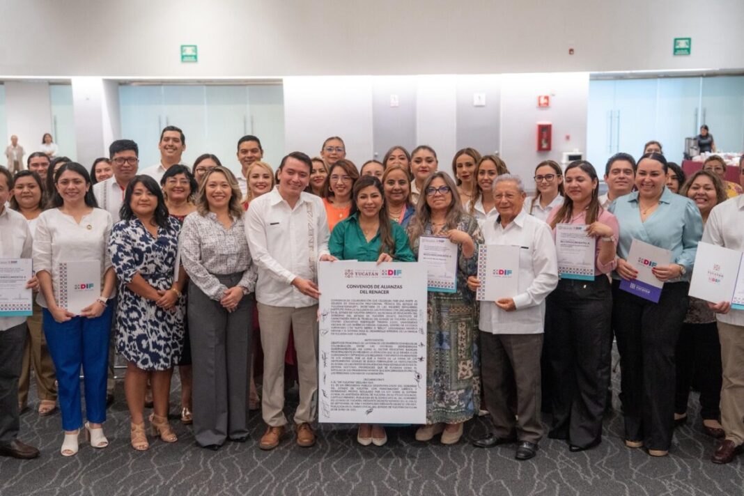 Mtra. Wendy Méndez Naal / DIF Yucatán firman “Alianzas del Renacer” para fortalecer atención social