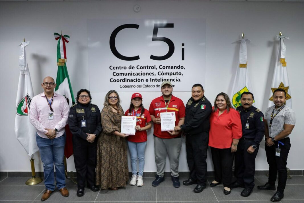 Reconocen a colaboradores de OXXO por activar protocolo de apoyo a mujeres en riesgo