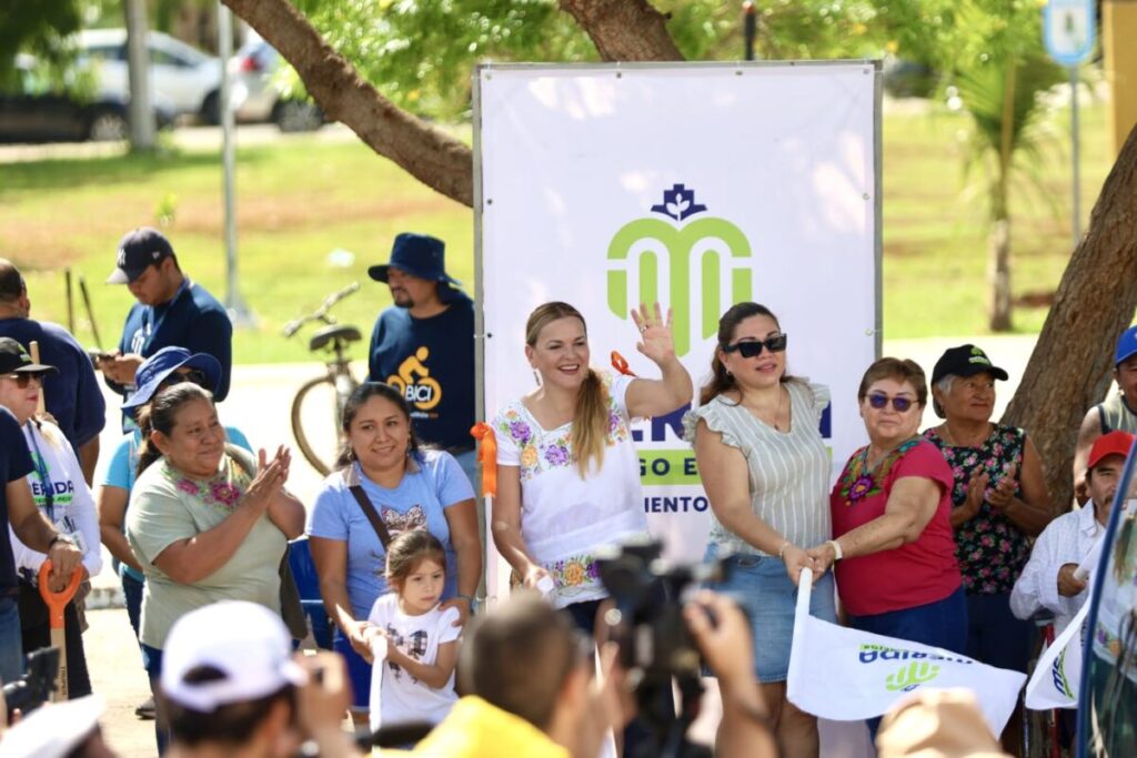 Lleva Cecilia Patrón Mega Operativo de limpieza a las colonias de Mérida, hoy fue en la colonia Amapola