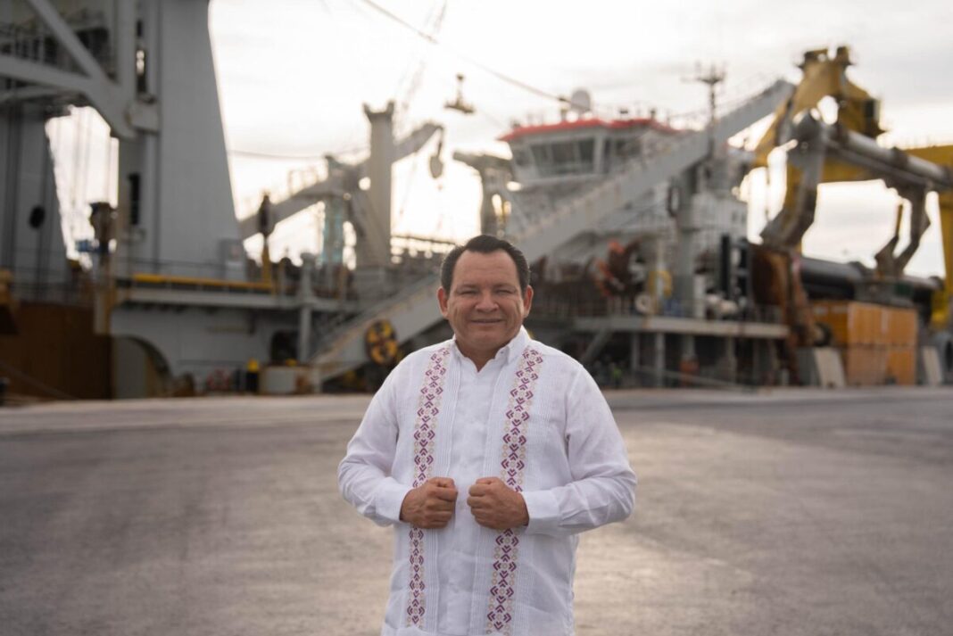 Buque Fernando de Magallanes inicia operaciones de dragado en los puertos de Yucatán