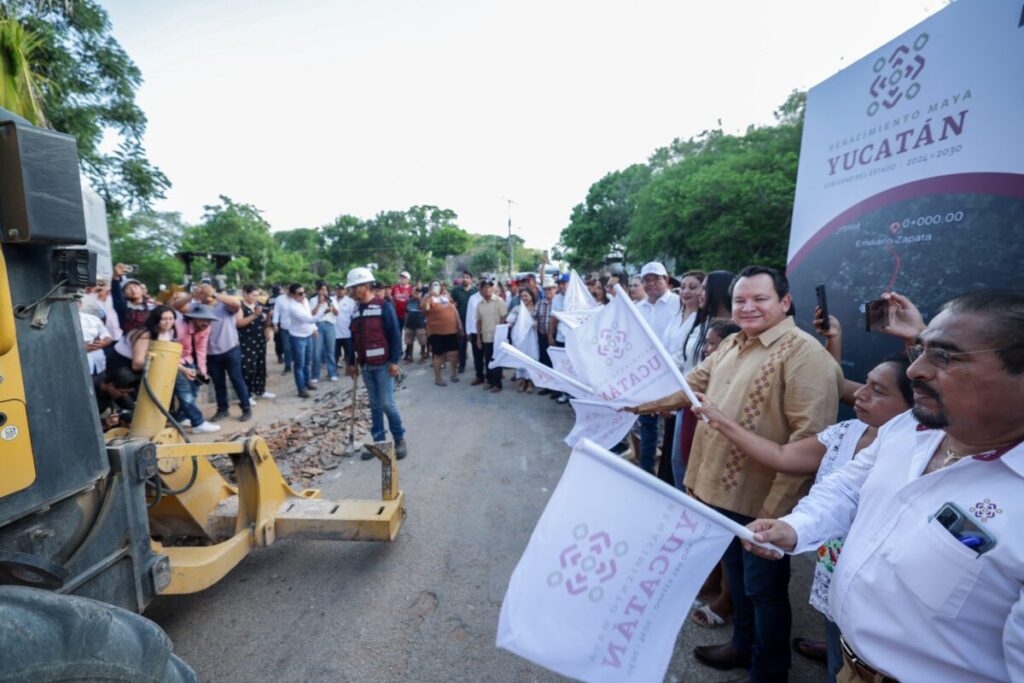 El Gobernador Joaquín Díaz Mena saca del abandono carretera de Oxkutzcab