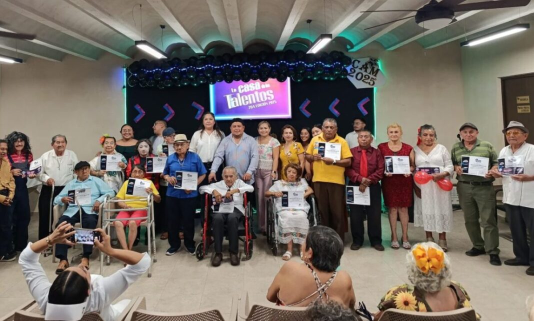 Edwin Bojórquez / Abuelitos de Kanasín demuestran sus talentos en concurso en Casa del Adulto Mayor