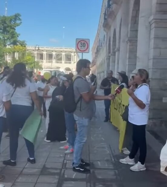 Madres y padres luchan por un digno servicio de salud 