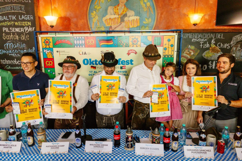 Jürgen Eggers, Wolfgang Kresse González, Alejandro Schirp Magaña, Karla Berrón Cámara, Gerardo Sánchez Puigserver, Roberto Solis Martín, David Dillanes Sumano en la presentación del Oktoberfest Yucatán 2025