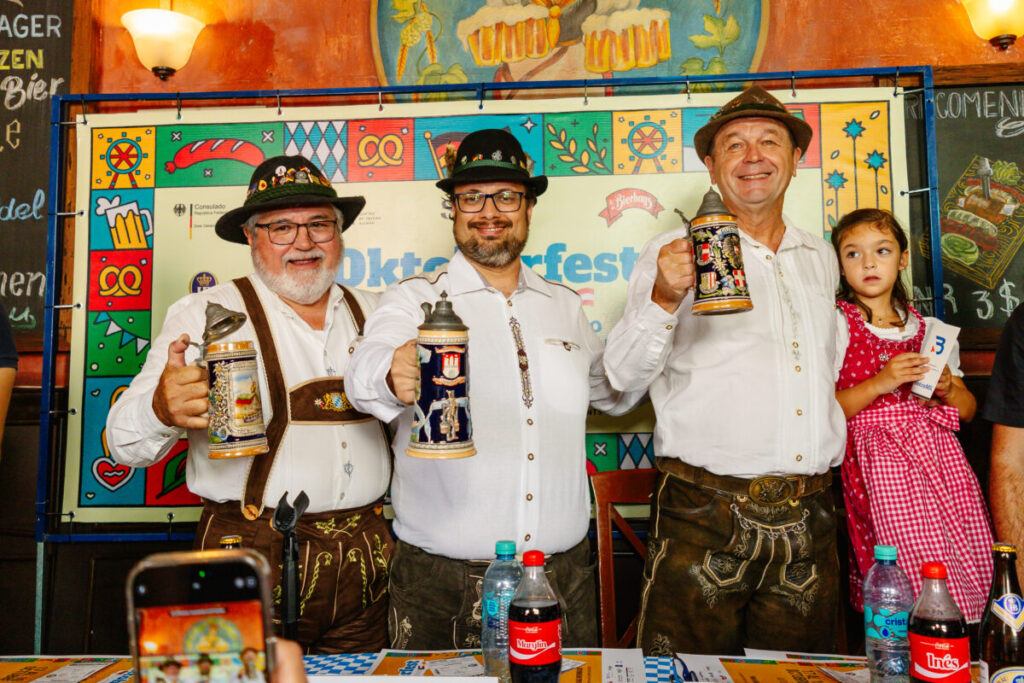 Jürgen Eggers, Wolfgang Kresse González, Alejandro Schirp Magaña