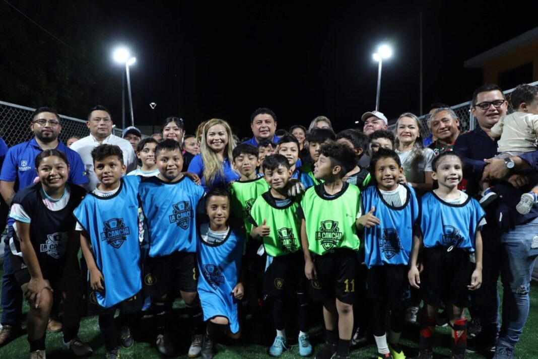Inauguración del programa “La Cancha, Fútbol para Todos” en Kanasín con la participación del alcalde Edwin Bojórquez Ramírez.