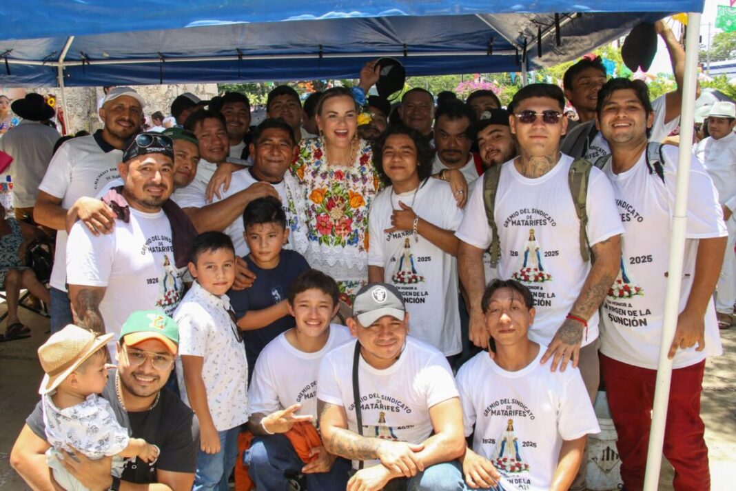 Cecilia Patrón en el 99 aniversario del Gremio de Matarifes de Mérida
