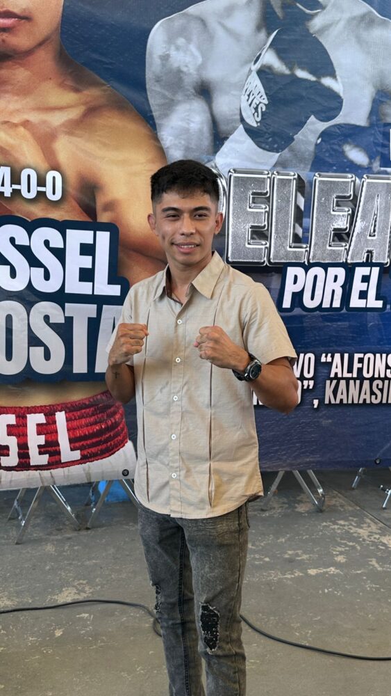 Acosta Silveira, boxeador originario de Kanasín, Yucatán.