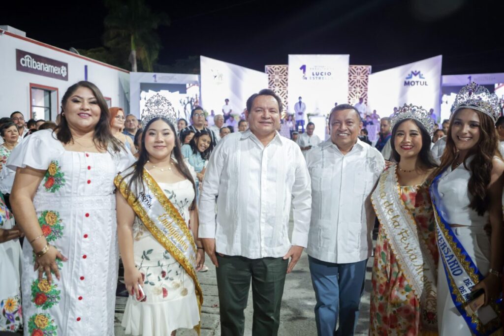 El gobernador Joaquín Díaz Mena anuncia obras de pavimentación, vivienda y apoyos al campo en Motul