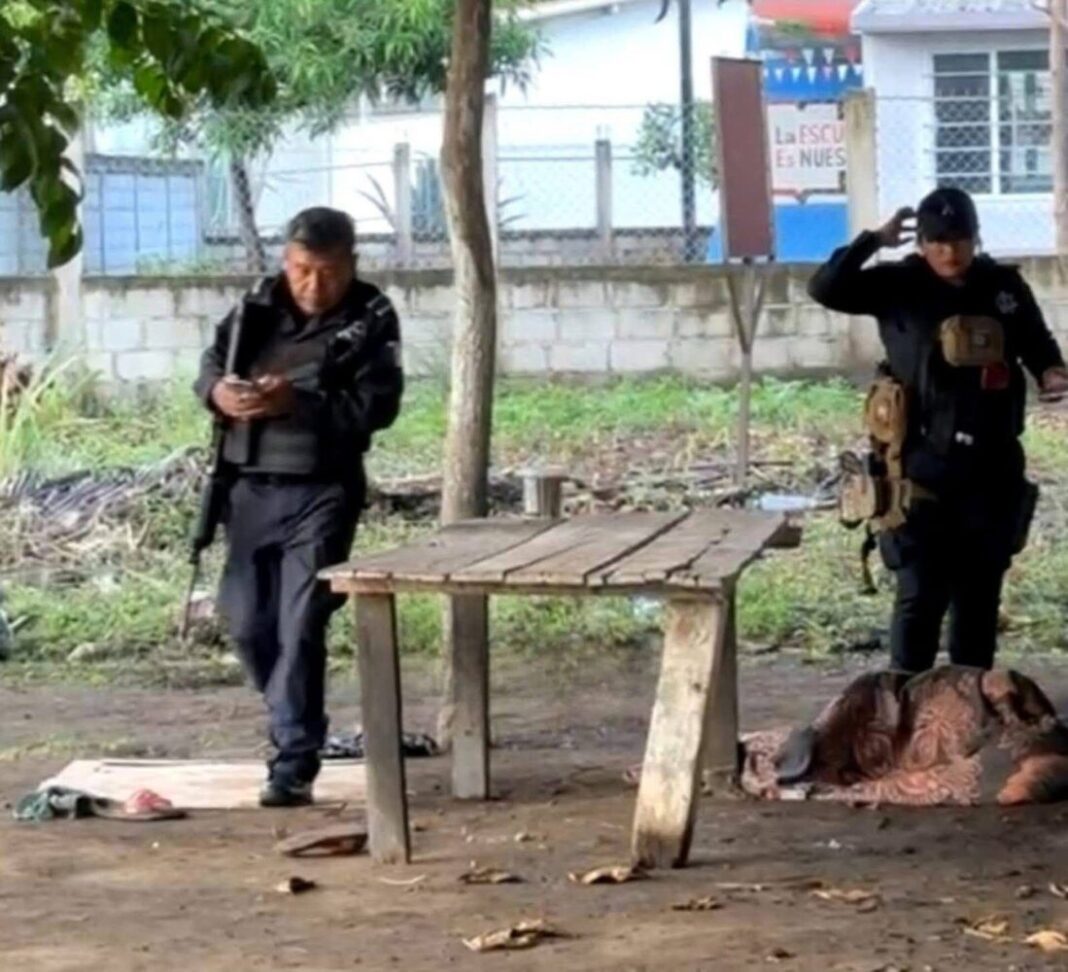 Hombre es comido por los gusanos en Chiapas