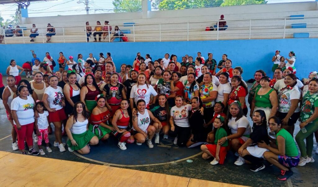 Raquel Balam Rocha de Bojórquez reactiva a 200 mujeres en Kanasín 