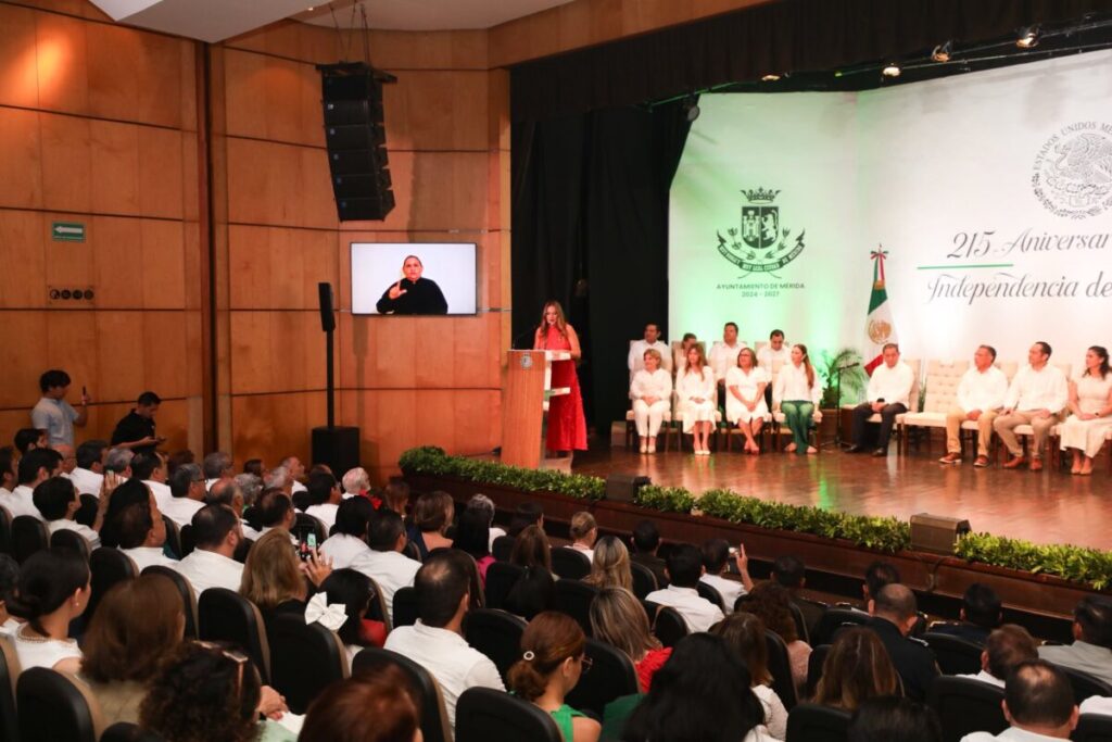 Cecilia Patrón encabeza la sesión solemne con motivo del 215 aniversario del inicio de la Independencia de México
