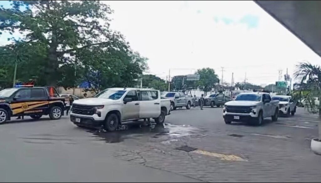 La FGR, SSP y la Guardia Nacional clausuran gasolinera en Mérida