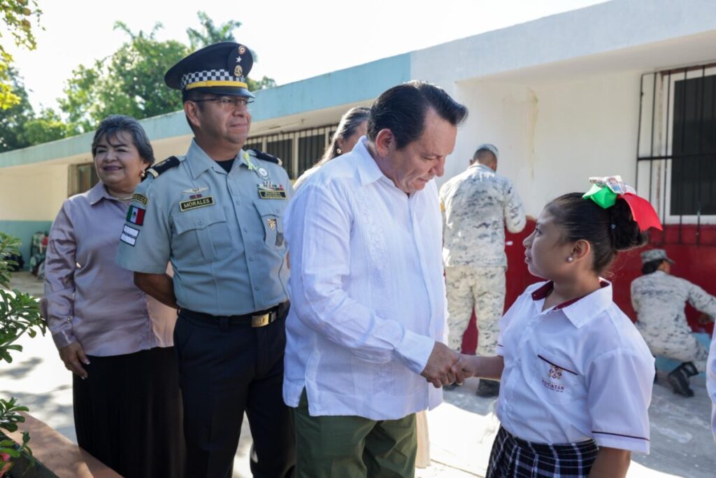 Gobierno y Guardia Nacional en escuelas de Yucatán
