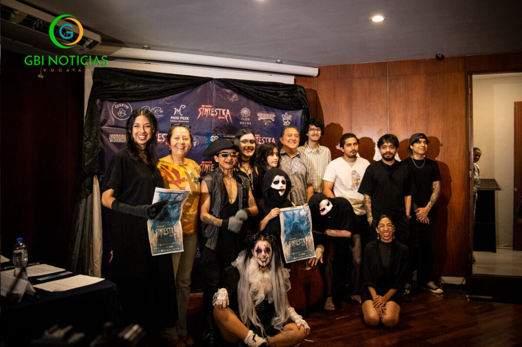 Alex Benavides acompañada de la Dra. Claudia Cortez, Selene Medina, Moubus Andrójino y Grupo Obscura Historia presentan Festival del terror Siniestra en Mérida, Yucatán. 