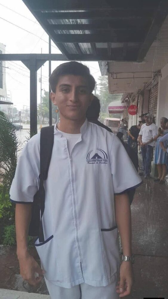 Joven estudiante de enfermería salva la vida de un adulto en Tabasco